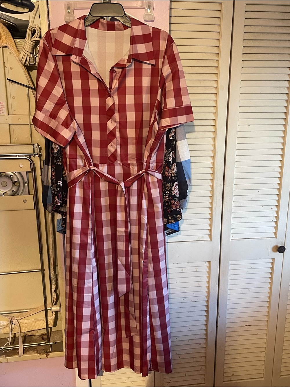 Red Checkered Short-Sleeve Women’s Dress with Waist Tie